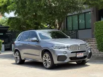 2017 BMW X5 MSPORT รถมือเดียวป้ายแดง วิ่งเพียง 40,000 กม เข้าศูนย์ทุกระยะ รถไม่มีอุบัติเหตุครับ