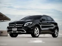 Benz GLA200 Urban ปี 2019𝗦𝗨𝗩 ขับง่าย เข้าออกซอย จอดรถในเมืองสะดวก มือเดียว ป้ายแดง 