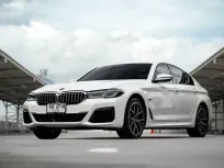 BMW 530e M Sport ปี 2022 ซีรีย์ 5 ตัวท็อป วารันตี/BSI ไม่มีขาด รถมือเดียว ป้ายแดง 