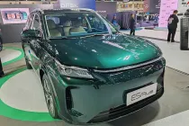 Edison EV เปิดตัว DFSK E5 Plus เอสยูวีปลั๊กอินไฮบริด 7 ที่นั่ง เริ่มต้น 7.99 แสนบาท พร้อมอัดโปรแรงในงาน Motor Expo 2025