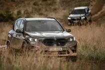 BMW เชิญลูกค้า VIP ทดสอบรถกันกระสุน X5 และ Series 7 พร้อมเผย i7 Protection รุ่นไฟฟ้าล้วนเตรียมเปิดตัวปี 2027