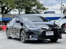 2017 Toyota Corolla Altis 1.8 ESPORT รถเก๋ง 4 ประตู ออกรถฟรี ซื้อสดไม่บวกvat7%