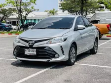 🔥 Toyota Vios 1.5 E ซื้อรถผ่านไลน์ รับฟรีบัตรเติมน้ำมัน