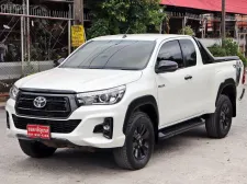 2019 Toyota Hilux Revo 2.4 Rocco Prerunner รถกระบะ ผ่อน 10,000/84 งวด