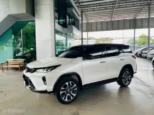 Toyota Fortuner 2.4 Legender ปี22แท้ ไมล์แท้ มือแรก