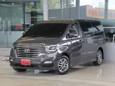 Hyundai H-1 2.5 Elite ปี 2020 ไมล์น้อยเข้าศูนย์ตลอด รถบ้านแท้ๆ สวยเดิมทั้งคันรับประกัน ออกรถ0บาท