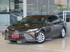 Toyota CAMRY 2.5 Hybrid premium ปี 2018 รถบ้านมือเดียว เข้าศูนย์ตลอด สวยเดิม ออกรถ0บาท