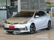 Toyota COROLLA 1.8 ESPORT ปี2017 ไมล์แท้8x,xxxโล รถบ้านมือเดียว เข้าศูนย์ตลอด ไม่เคยติดแก๊ส ออกรถ0บา