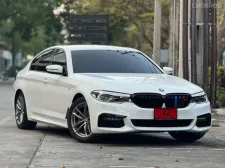 BMW  2.0 520d M Sport มือเดียว ประวัติศูนย์ ใหม่มาก ขับดี พร้อมใช้ 