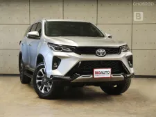2022 Toyota FORTUNER 2.4 Leader V 4WD SUV AT ไมล์แท้ 8 หมื่น รับประกันตัวรถ 5 ปี 150,000 KM B4008