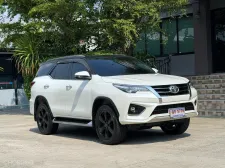 2018 TOYOTA FORTUNER TRD รถมือเดียวออกป้ายแดง รถวิ่งน้อยเพียง 120,000กม รถไม่เคยมีอุบัติเหตุครับ