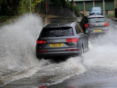 การดูแลรักษารถยนต์หลังถูกน้ำท่วม