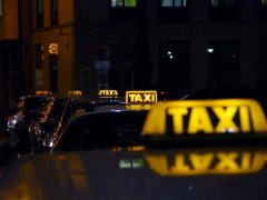 รัฐบาลเตรียมทำแท็กซี่ OK-VIP พร้อมติดเครื่องสแกนคนขับและปุ่มแจ้งเหตุฉุกเฉิน