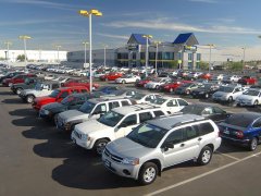 (Infographic) เทียบข้อดี-ข้อเสียเลือกซื้อรถป้ายแดงกับรถมือสอง ดีกว่ากัน