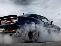 แซงหน้า!! Dodge Challenger ทำยอดขาย สยบคามาโร่กับมัสแตงเป็นที่เรียบร้อย