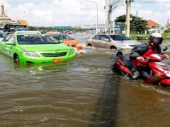 เผย! กรุงเทพฯ มีรถยนต์ถูกน้ำท่วมเป็นจำนวนมาก ถึง 3,184 คัน
