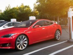 "Tesla" สร้างสถานีชาร์จรถพลังงานไฟฟ้าใหญ่สุดในยุโรป