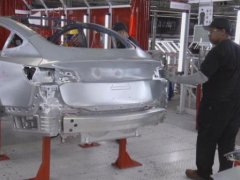 พลาดไปแล้ว! อีลอน มัสก์รับผิดเหตุ Tesla Model 3 ผลิตช้า