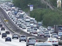 มิตรภาพรถติด!! ประชาชนทยอยกลับกรุงหลังสงกรานต์