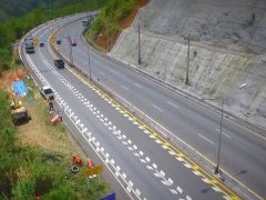 เมื่อเกิดอุบัติเหตุบนทางหลวง ต้องทำยังไง??? 