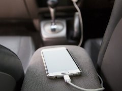 Warning! สำรวจตรวจตรา กับ 5 สิ่งของต้องห้าม ทิ้งเอาไว้อาจพังทั้งของ พังทั้งรถ!