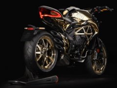 อิ่มตาอิ่มใจกับซุปเปอร์มอเตอร์ไซค์เคลือบทองคำ “คิง”  MV Agusta Dragster 800 RC Shining Gold หนึ่งไม่มีสอง