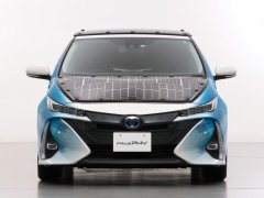Toyota Prius ทดลองติดตั้งโซล่าร์เซลล์ เปลี่ยนแสงแดดเป็นไฟฟ้า ให้วิ่งไกลกว่าเดิม