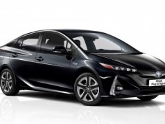 2019 Toyota Prius PHEV ปรับการดีไซด์ห้องโดยสานแบบ 5 ที่นั่งพร้อมเพิ่มออฟชัน