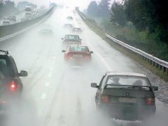 เผย 5 เทคนิคการขับรถขึ้นเขาช่วงหน้าฝนอย่างไรให้ปลอดภัย