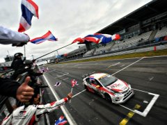 Toyota Corolla Altis GR Sport คว้าอันดับ 1 และ 2 ในรายการ ADAC Total 24h-Race ที่นูร์เบอร์กริง