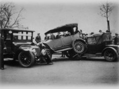 ย้อนดู 5 อุบัติเหตุทางรถยนต์ครั้งแรกของโลก