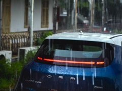 รถยนต์ไฟฟ้ากับหน้าฝน อันตรายแค่ไหนกัน