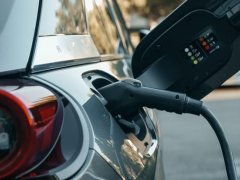 แนะนำ 5 เครื่องชาร์จรถยนต์ไฟฟ้า สุดปัง  !