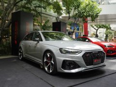 Audi RS 4 Avant competition 2023 ราคา 6,499,000 บาท
