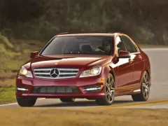 Mercedes Benz C-Class มือสอง ซีดานสุดหรูในราคาถูก ชอบเล่นรุ่นไหนกันบ้าง