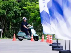 วิศวะ ธรรมศาสตร์  ศึกษาและดูงาน เอช เซม สัมผัสประสบการณ์จริง จากสายการผลิต
