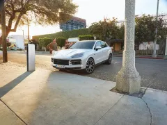 เอเอเอสฯ จัดแคมเปญ "Porsche SUV Service Clinic 2025" ตรวจเช็กสภาพฟรี 111 จุด สำหรับเจ้าของ Cayenne และ Macan