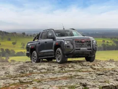 Nissan เปิดตัว Navara เจนใหม่ 2026 เครื่อง 2.4 ลิตร เทอร์โบดีเซล แพลตฟอร์มจากพันธมิตรในเครืออย่างมิตซูบิชิ