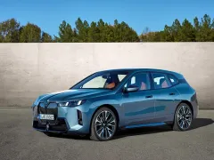 BMW เผยโฉม iX xDrive45 M Sport LCI และ iX1 eDrive20L M Sport รุ่นฐานล้อยาว พร้อมจำหน่ายในงาน Motor Expo 2025