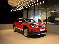 MINI เปิดตัว Cooper SE และ Aceman SE Classic พร้อมรุ่นแต่งพิเศษ JCW Aero Pack และ Aspen White Collection ในงาน Motor Expo 2025
