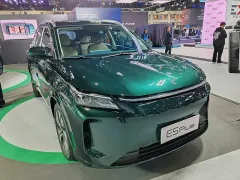 Edison EV เปิดตัว DFSK E5 Plus เอสยูวีปลั๊กอินไฮบริด 7 ที่นั่ง เริ่มต้น 7.99 แสนบาท พร้อมอัดโปรแรงในงาน Motor Expo 2025