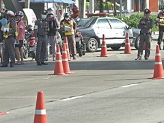  ไขข้อข้องใจ!! ห้ามตร.เดินวนรอบรถเพื่อหาความผิด