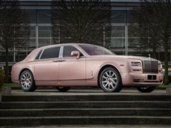  เมื่อสี Pink Rose Gold มาอยู่ในรถ Rolls-Royce Sunrise Phantom หวานจับใจ ใครๆ ก็ชอบ