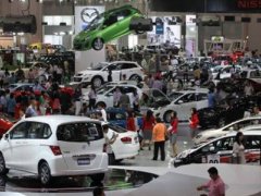  รมว.คลังพร้อมเดินหน้าภาษีรถใหม่ปี 59 ยันไม่ปลดล็อคถือครองรถคันแรกจาก 5 ปีเป็น 3 ปี