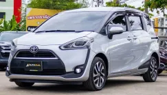2017 Toyota Sienta 1.5 V รถสวยสภาพป้ายแดง สภาพใหม่กริป  สีเทายอดฮิตสวยหรูมาก