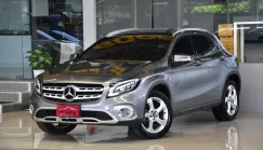 Mercedes-Benz GLA-Class 1.6 GLA200 ปี 2019 ไมล์แท้5*,***โล รถบ้านมือเดียว สวยเดิมทั้งคัน ฟรีดาวน์