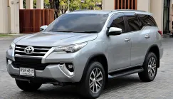2018 Toyota Fortuner 2.4 V SUV ไมล์น้อย ขับฟรี 3 เดือน