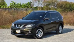 NISSAN X-TRAIL 2.5V CVT (4WD) Sunroof รุ่นท็อป 7 ที่นั่ง ปี 2015 ออฟชั่นจัดเต็มเข้าเซอร์ศูนย์ทุกระยะ