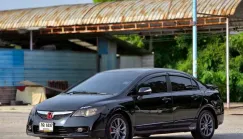 2011 Honda CIVIC 1.8 i-VTEC รถเก๋ง 4 ประตู 