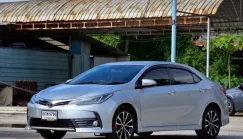 2017 Toyota Corolla Altis AT 1.8 ตัว S Sport  รถเก๋ง 4 ประตู 